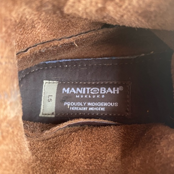 Manitobah Mukluks brown leather bootie - Picture 5 of 6